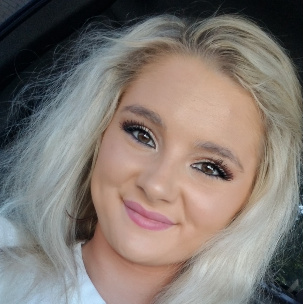 Meet your Posher, Olivia